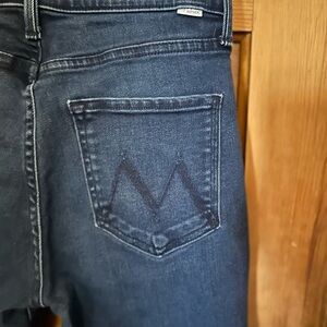 MOTHER•The Mid Rise Rambler Zip Ankle•Size 29